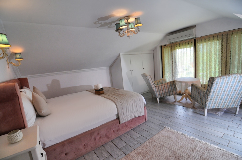 Beyaz Ev Agva - Adults Only 9/50