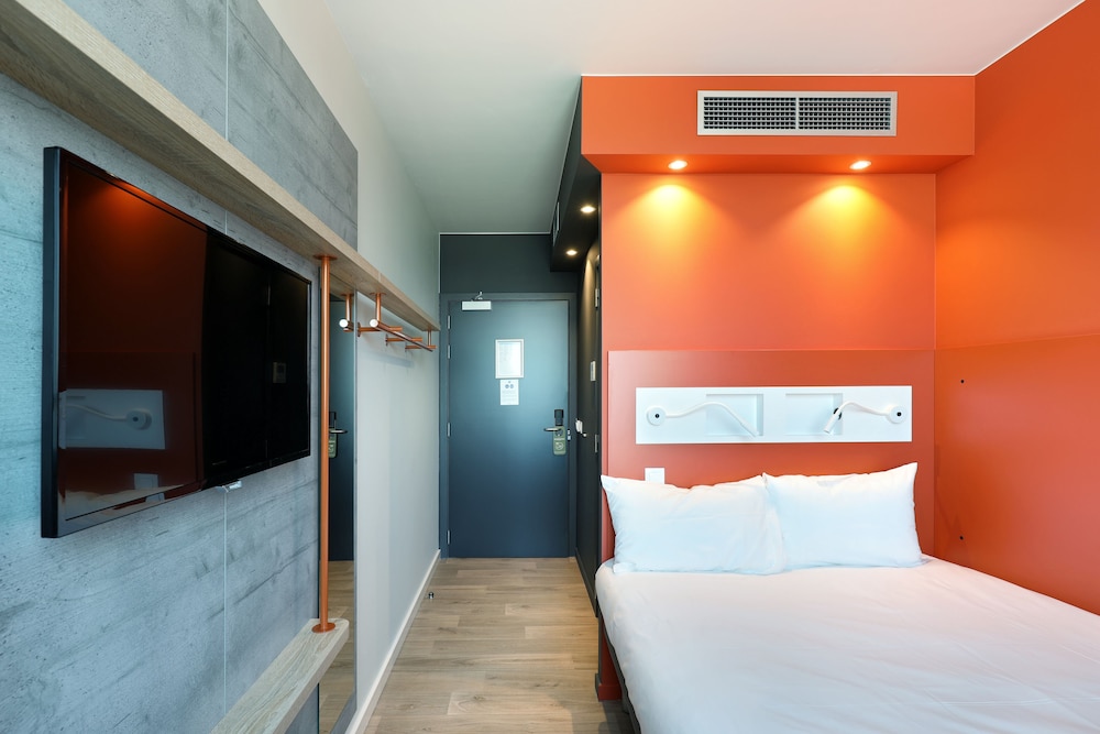 Ibis Budget Gent Centrum Dampoort 16/63
