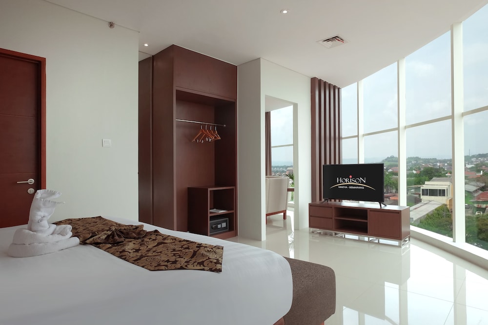 Junior Suite, City View