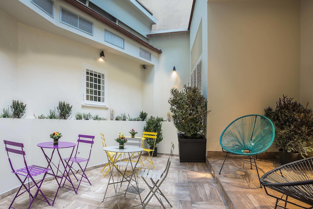 Navona Street Hotel 67/69