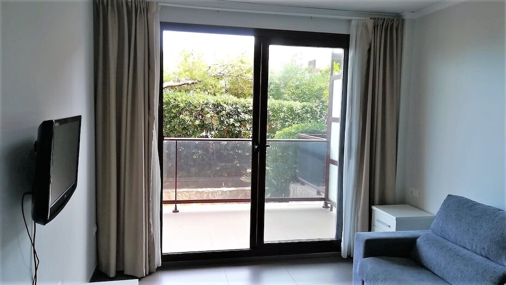 El Faro Aparthotel 13/36
