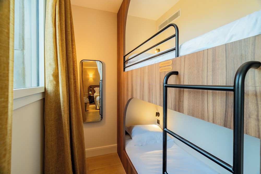 Hotel Lepoussin 42/61