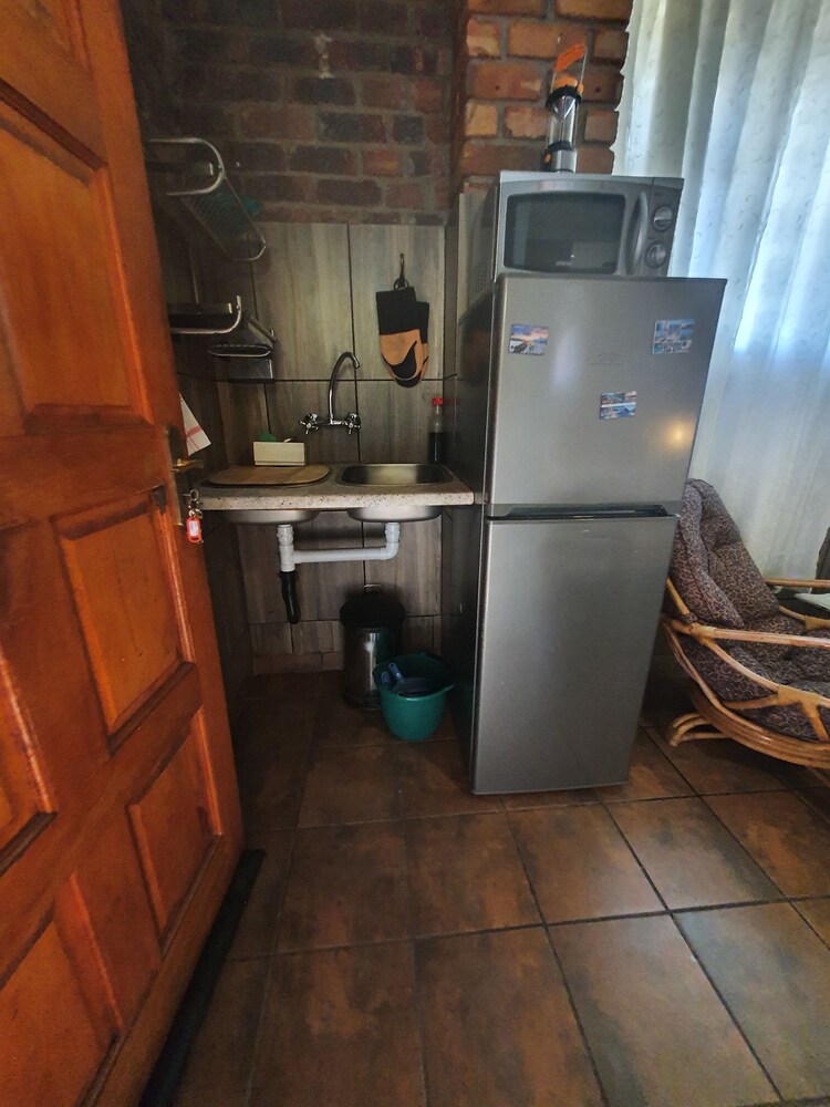 Doringpoort Safari Lodge(PTY)LTD 2/50