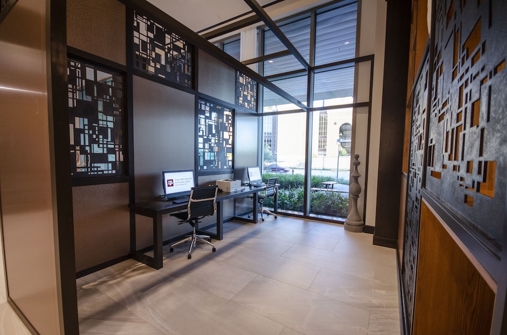 Texas A&M Hotel And Conference Center 36/63