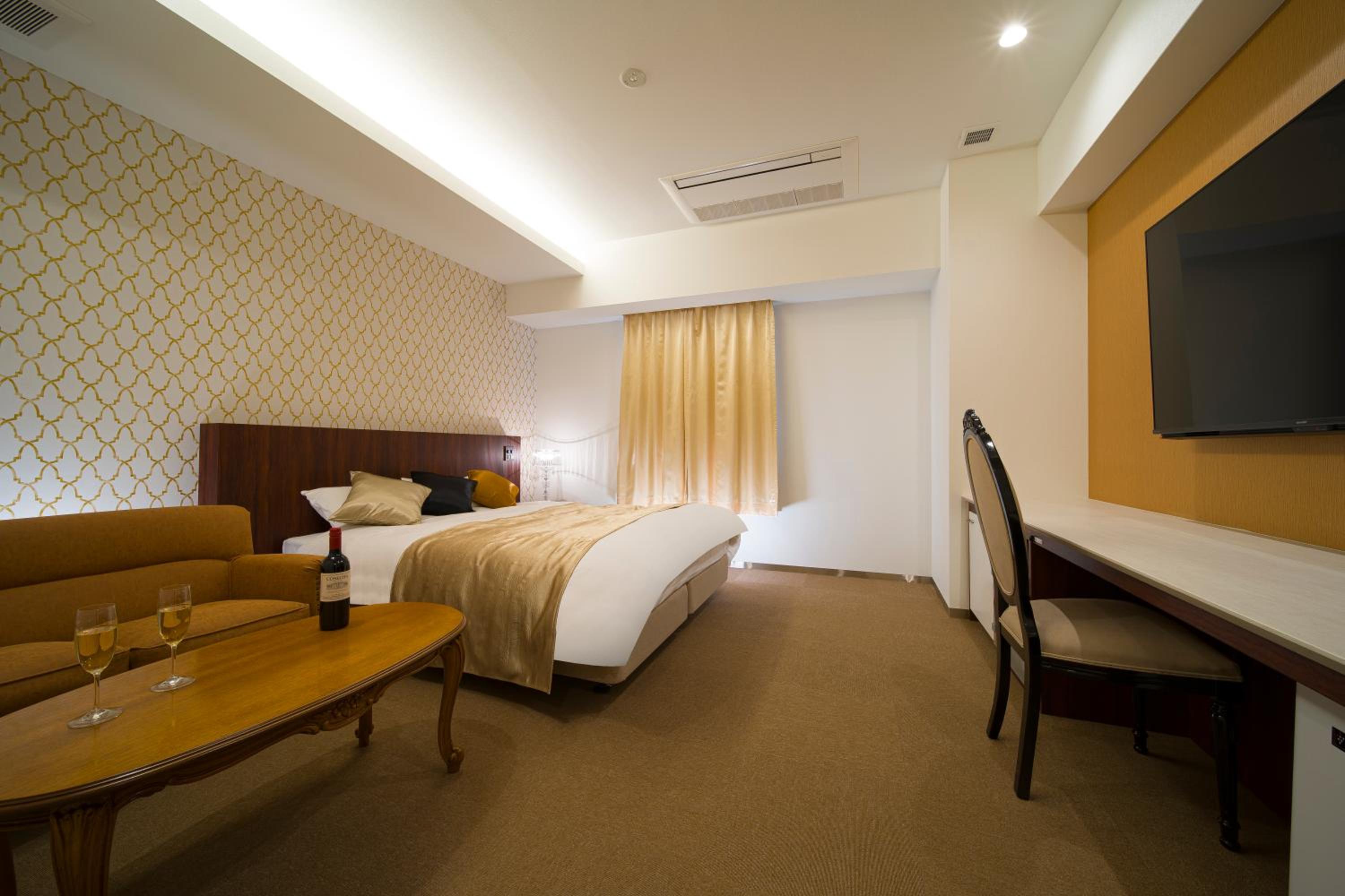 Type D, Queen Bed