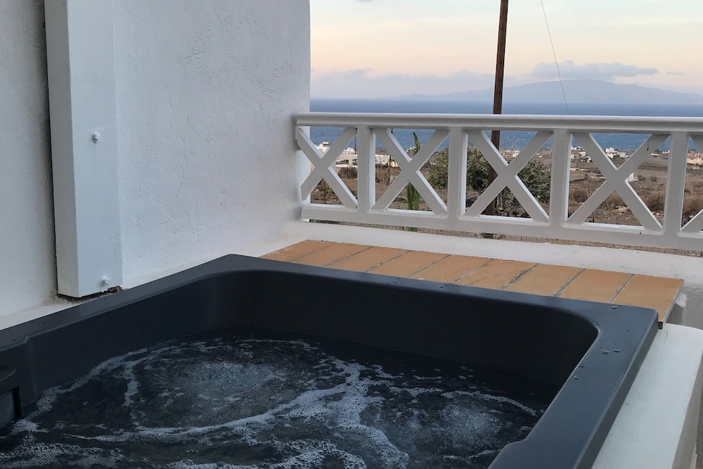Muses Cycladic Suites 56/80
