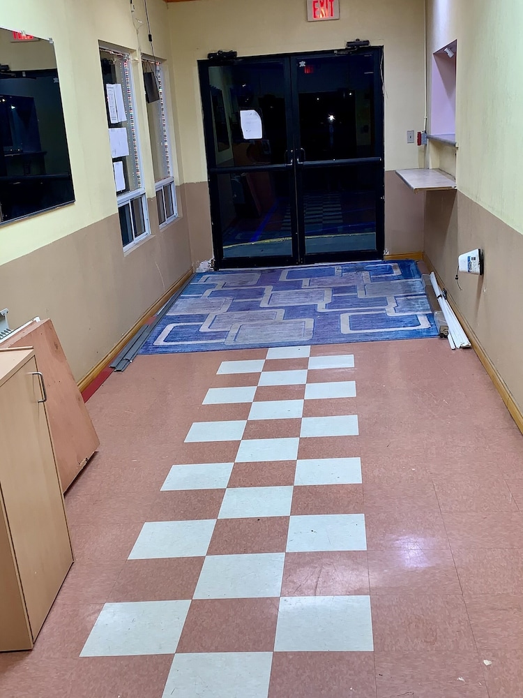 Red Carpet Inn & Suites Lima 40/64