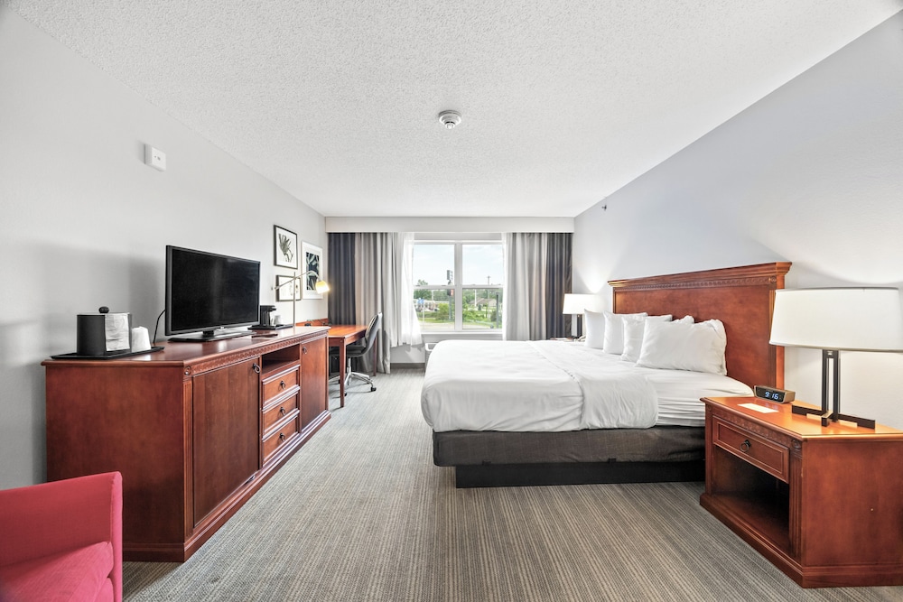 Marinette WI Hotel 13/50