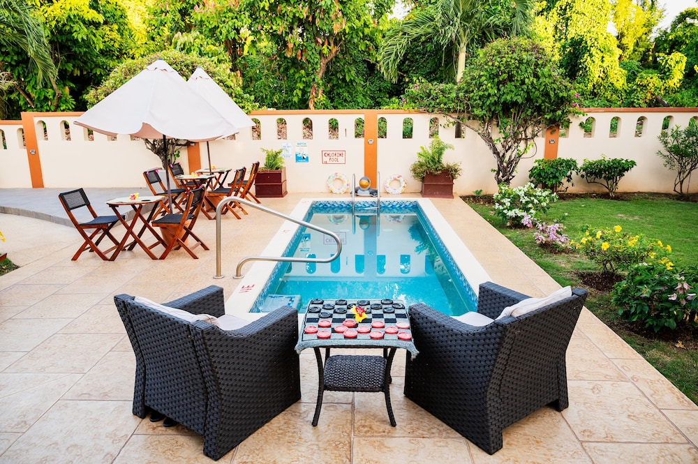 Valley Breeze Guest House 42/45