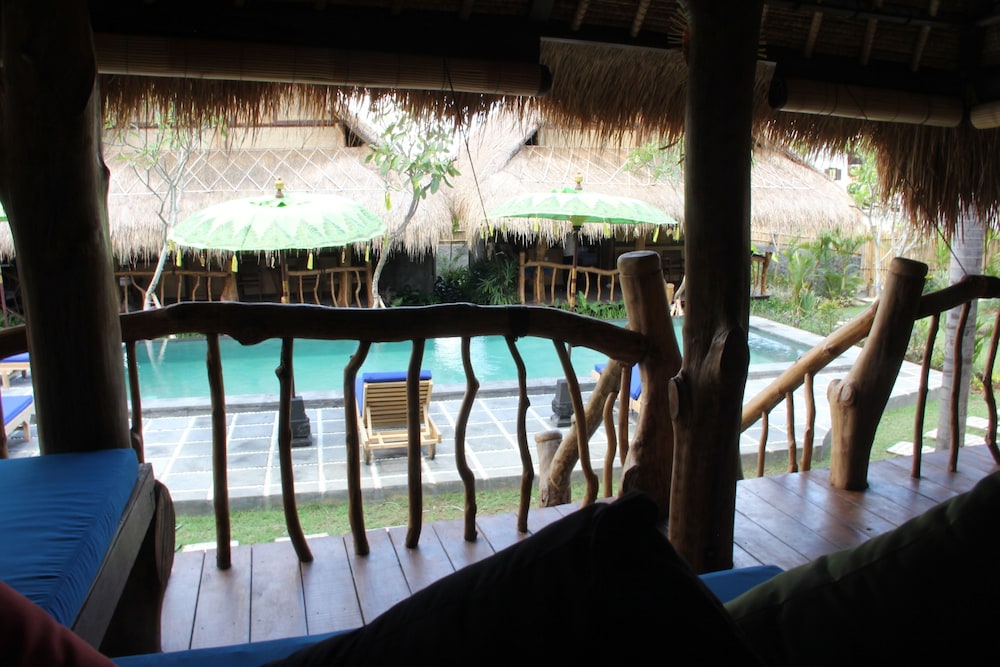 The Calmtree Bungalows 47/64