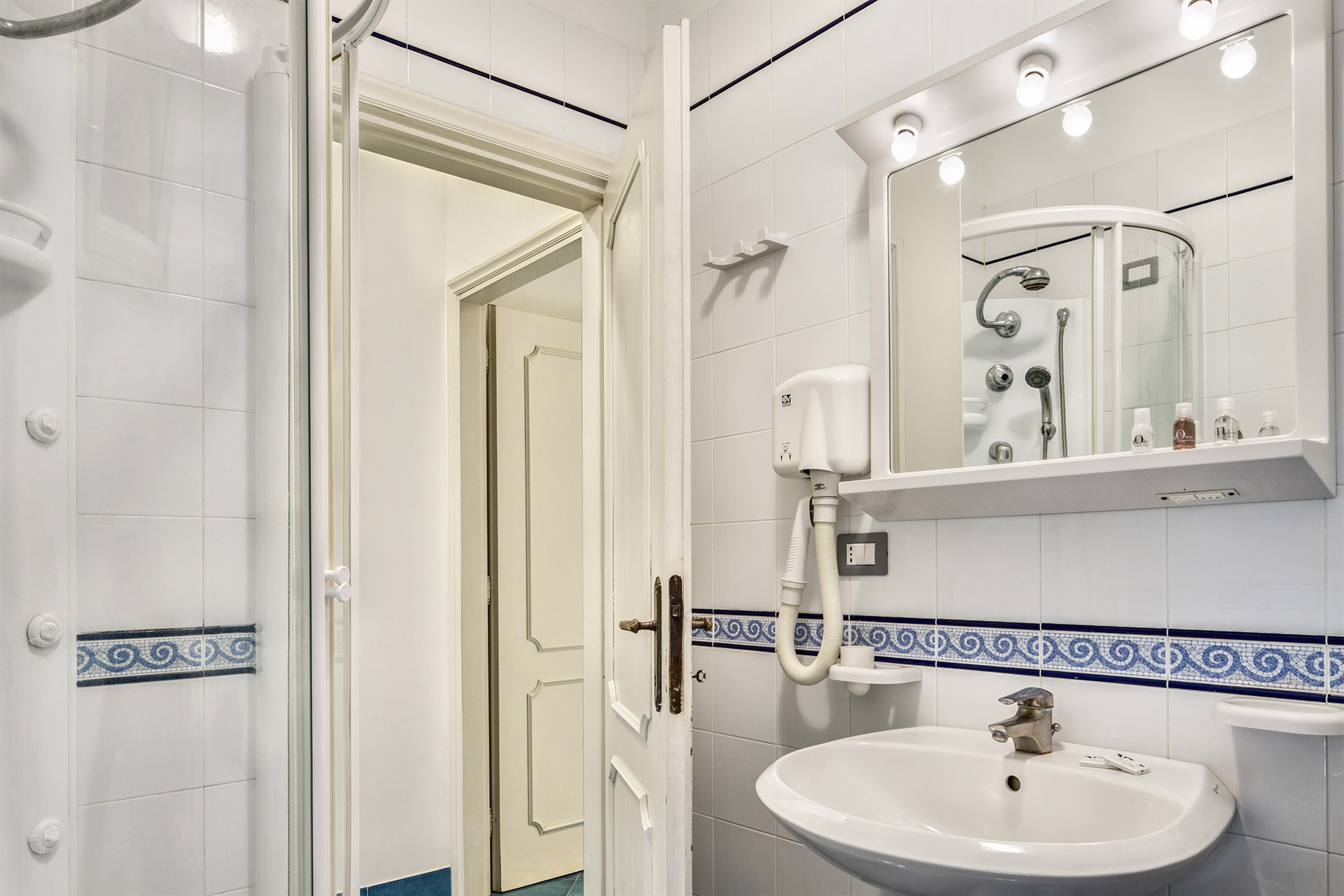 Room, Double or Twin Bed, Sea View, Terrace