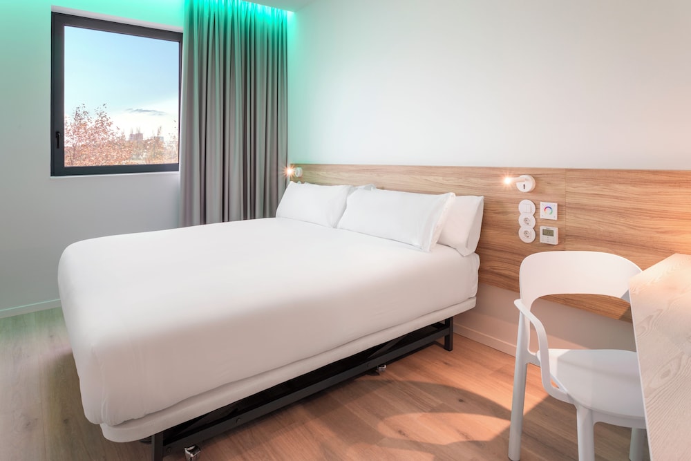 PREMIER, DOUBLE BED