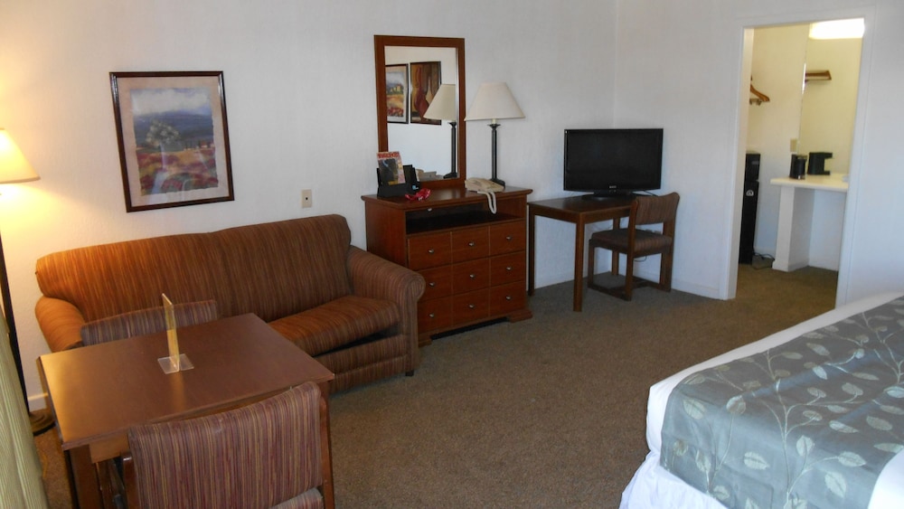 Econo Lodge Inn and Suites Abilene 9/12