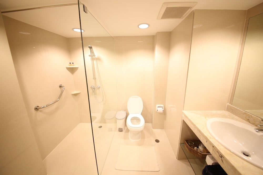 Rayong Resort Hotel 60/65