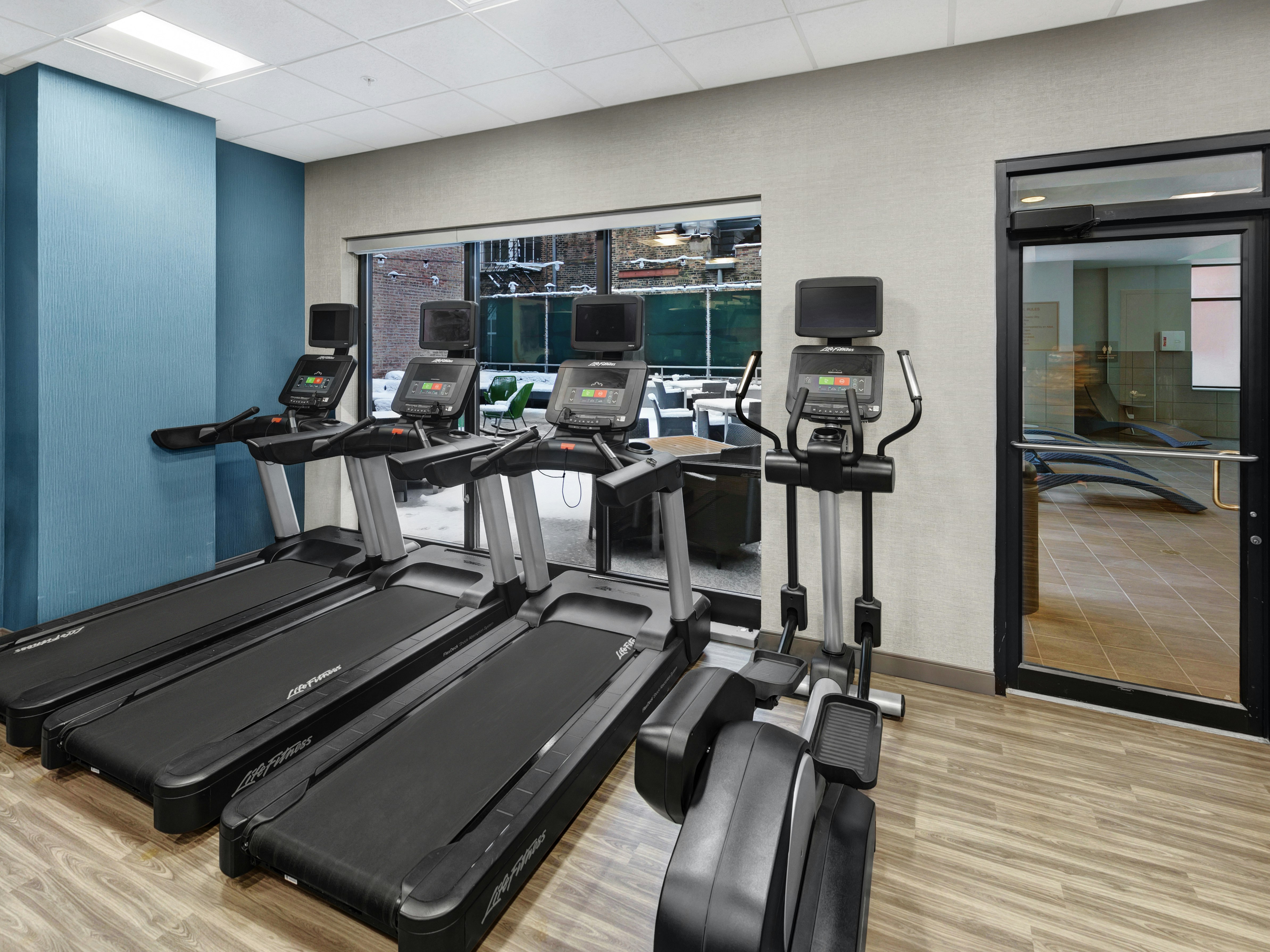 Hampton Inn & Suites Chicago-Downtown 7/25