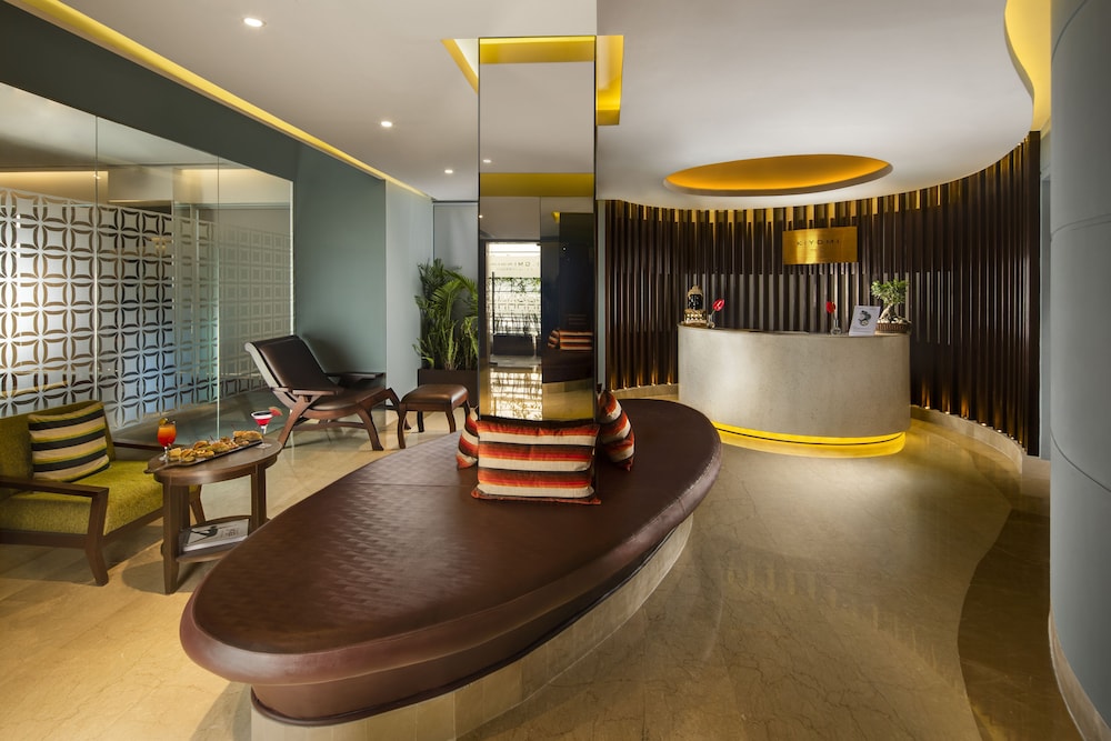 Sandal Suites Op. By Lemon Tree Hotels 30/50