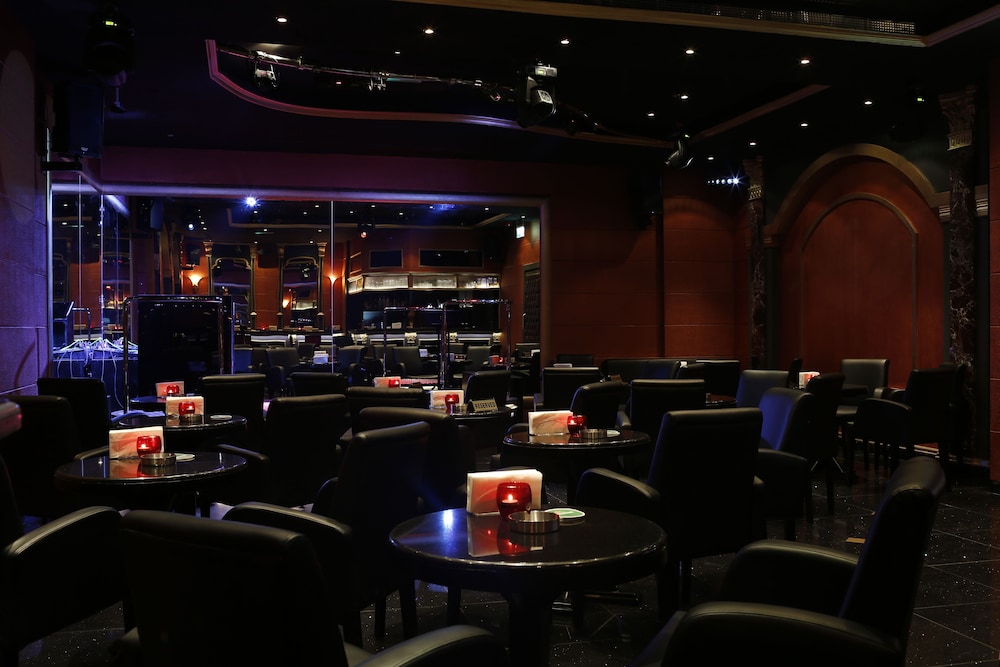 Broadway Hotel 20/23