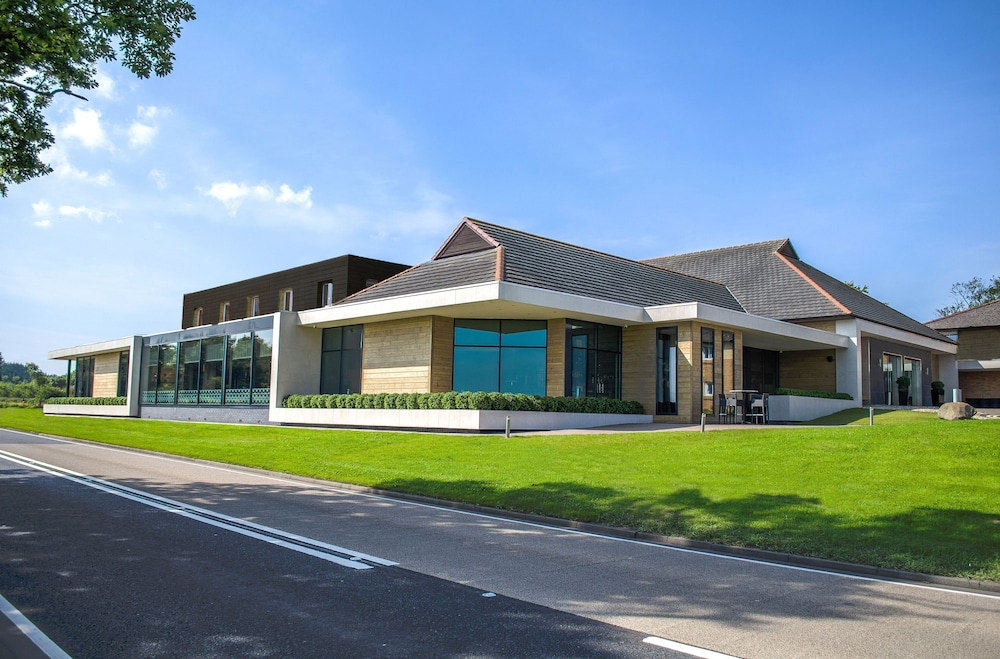 Radstone Hotel 2/50