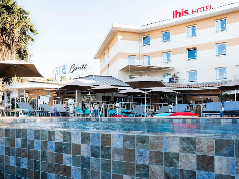 Ibis La Ciotat 12/74