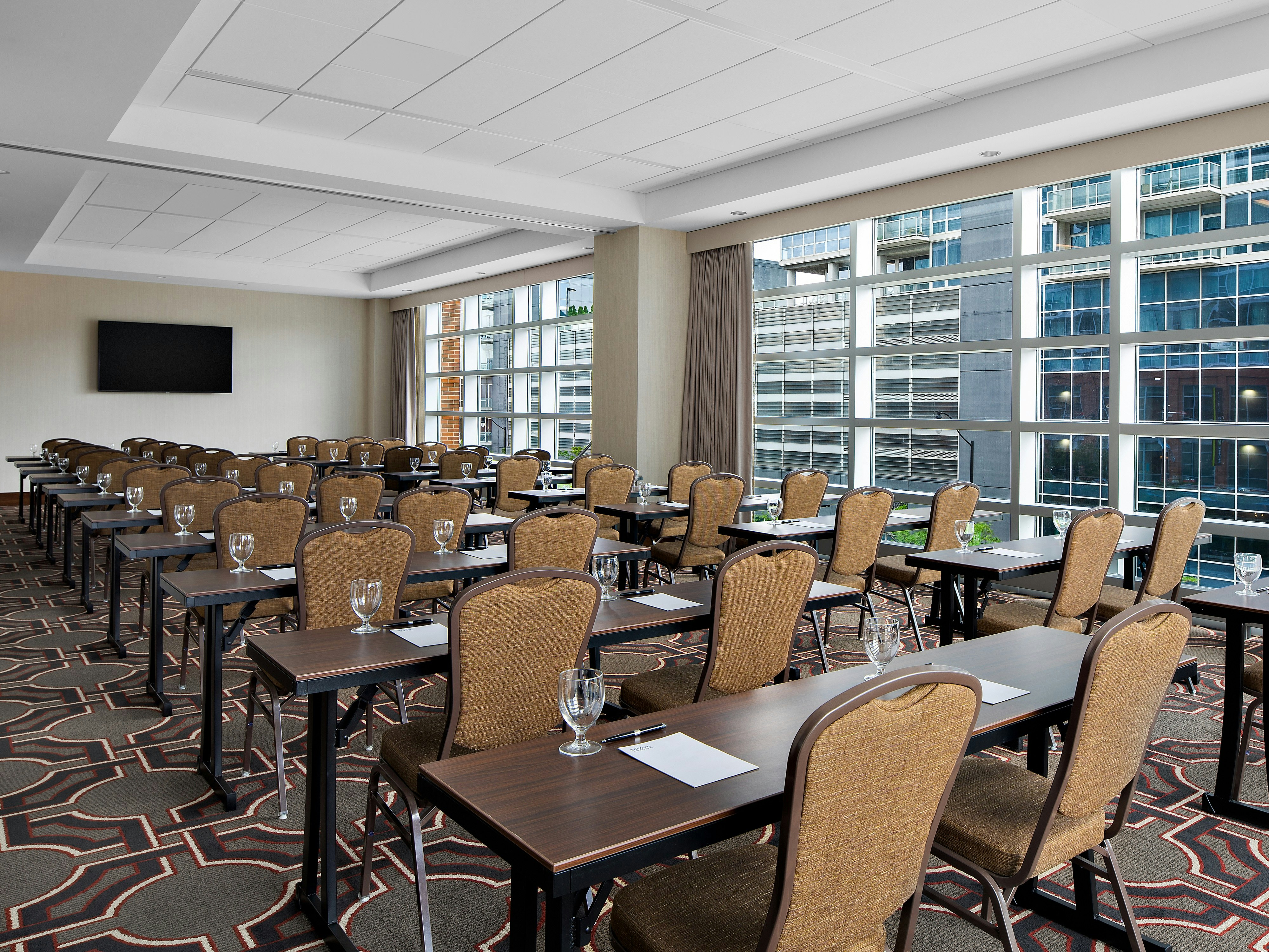 Home2 Suites By Hilton Chicago Mccormick Place Il 65/73