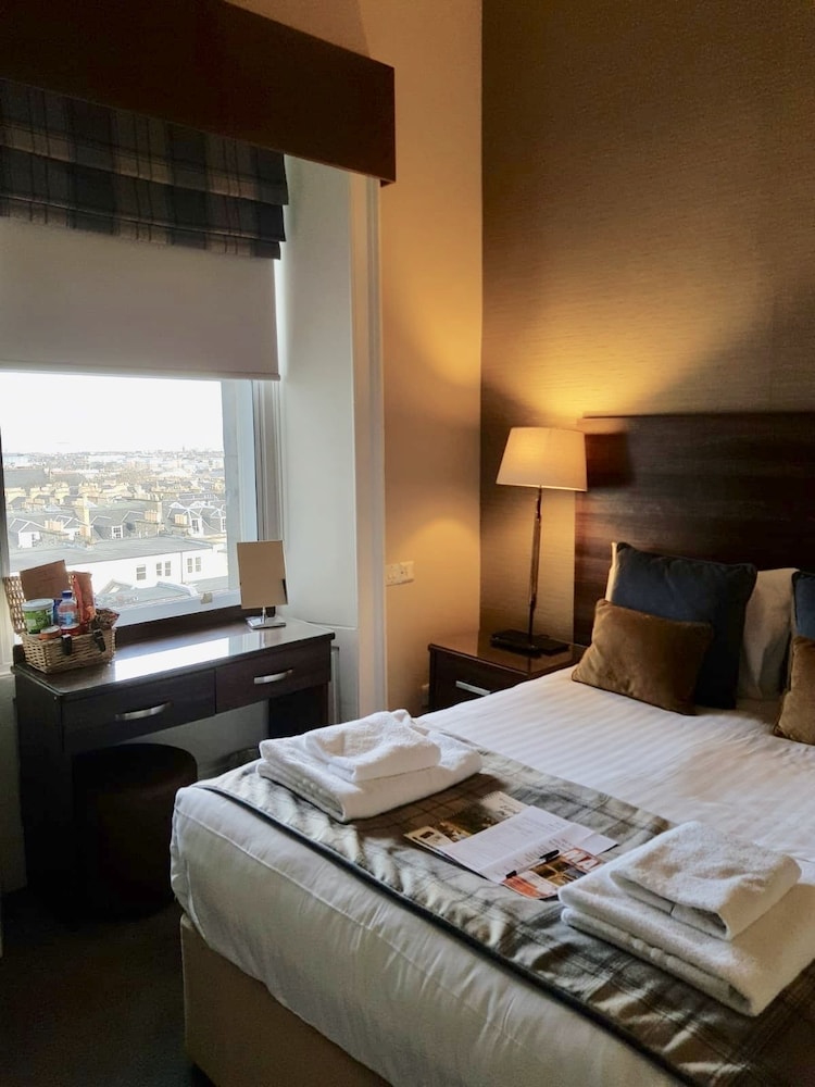 28 York Place 15/56
