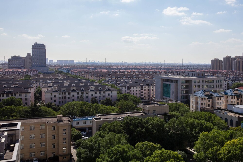 Courtyard By Marriott Shanghai Fengxian 24/41