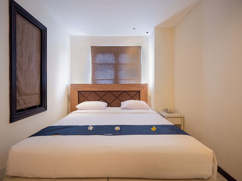 Alron Hotel Kuta Powered by Archipelago 37/67