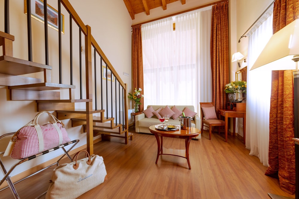 Venice Resort 43/72