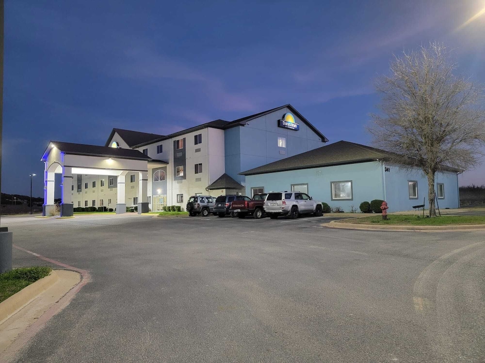 Days Inn by Wyndham Copperas Cove 43/53