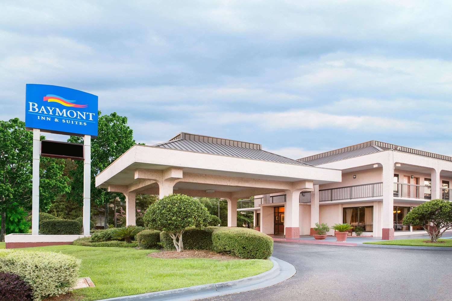 Baymont by Wyndham Mobile I-65 1/10