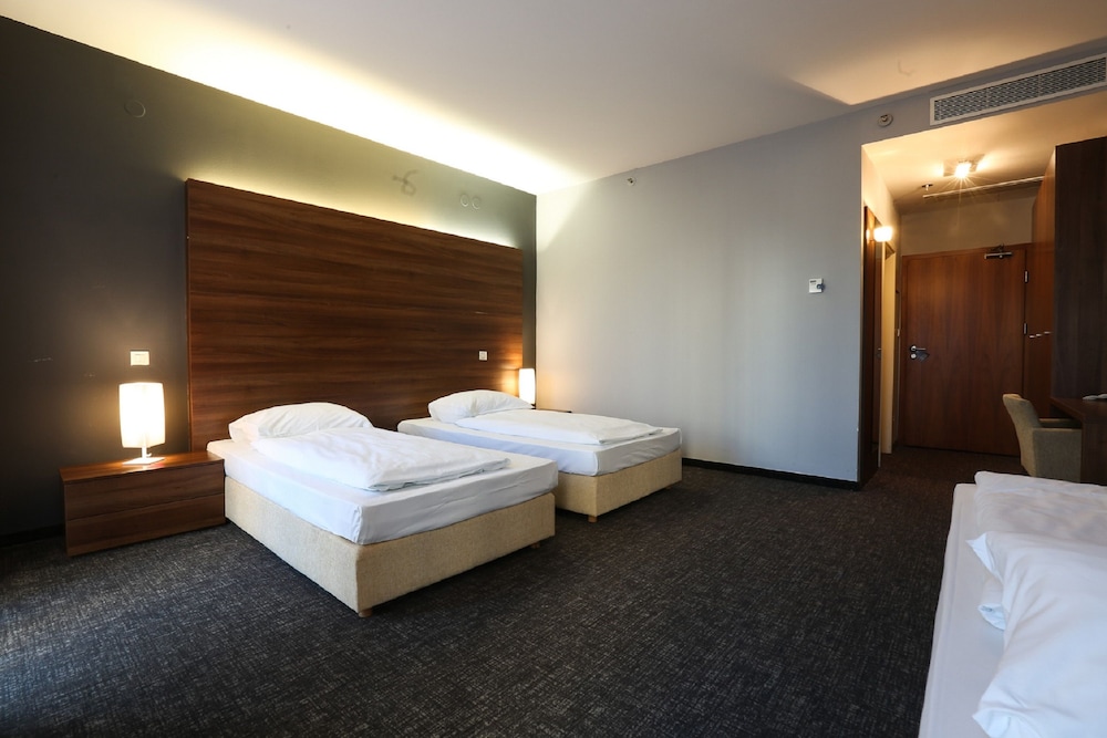 Slisko Hotel 32/66