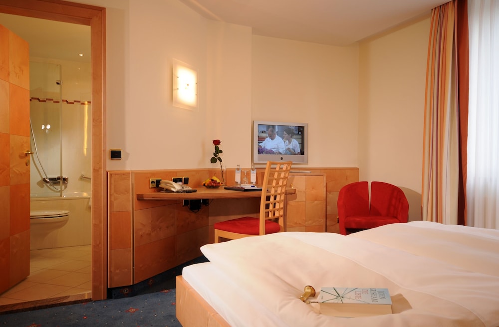Torbrau Hotel 7/66