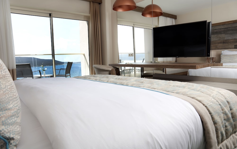 Design Plus Seya Beach Hotel 24/67