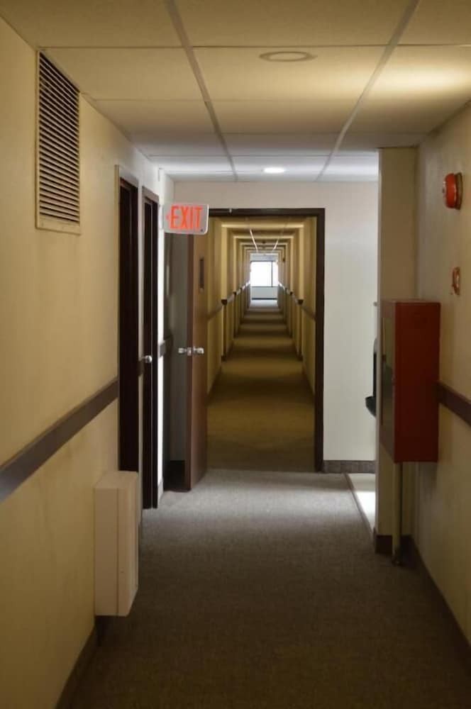 Airport Travellers Inn 12/51