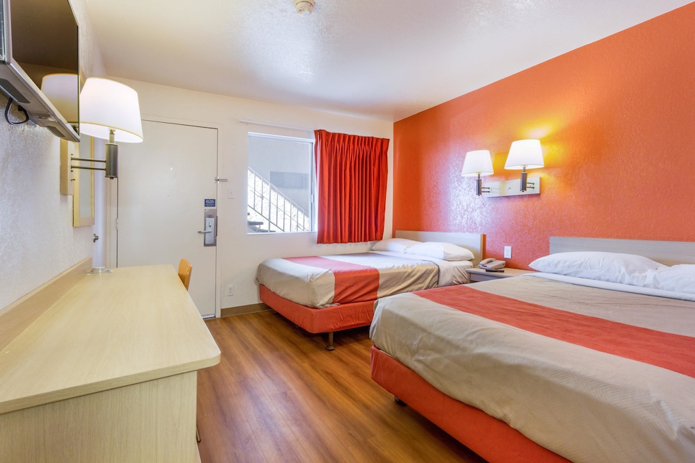 Motel6 Phoenix, AZ - North Bell Road 29/46