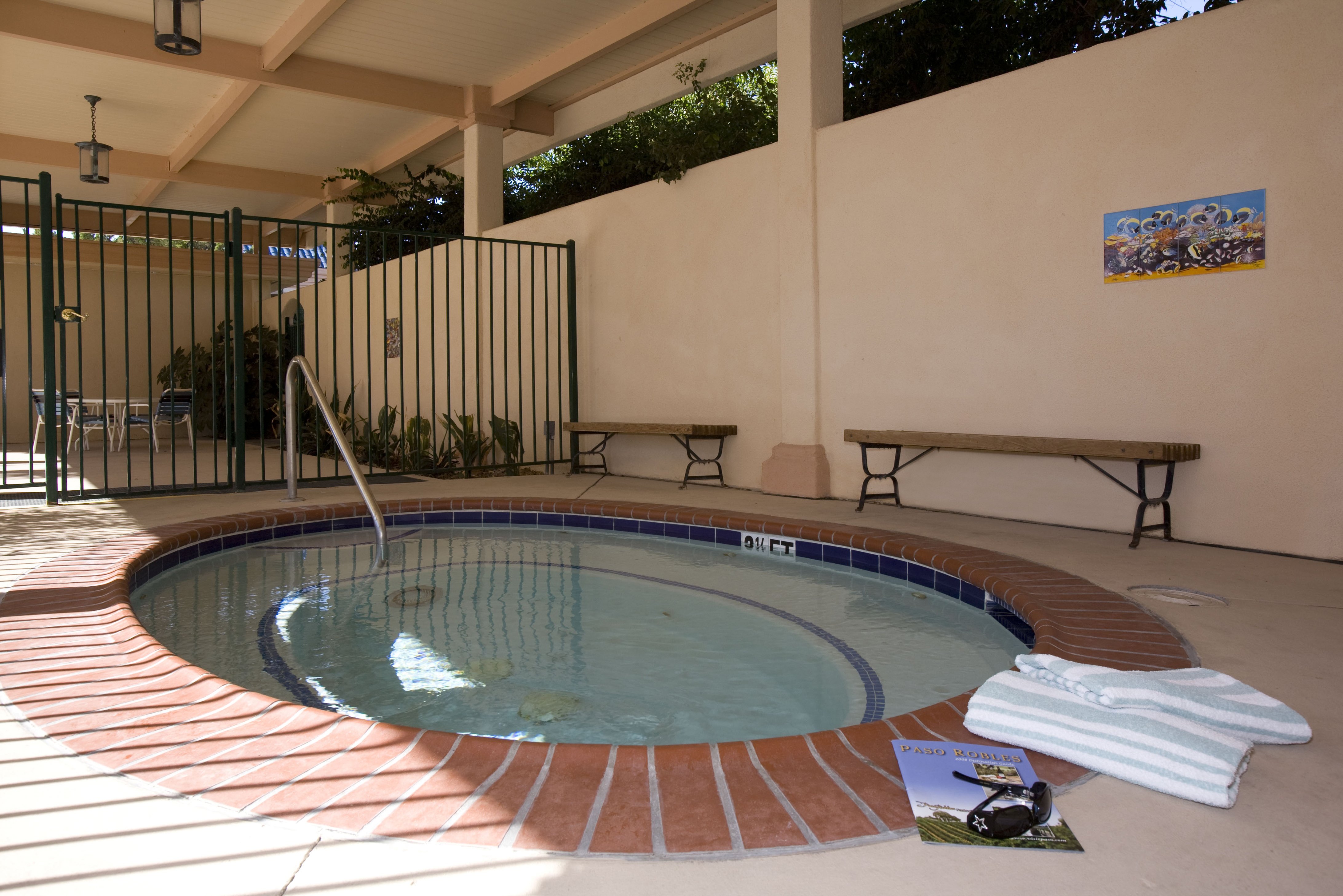 Best Western Plus Black Oak 44/76