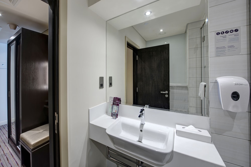 Premier Inn Dubai Ibn Battuta Mall 16/36