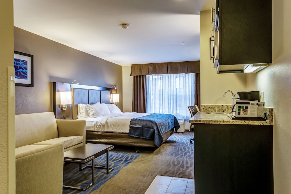 Holiday Inn Express Hotel & Suites St. Louis West-O Fallon 22/71