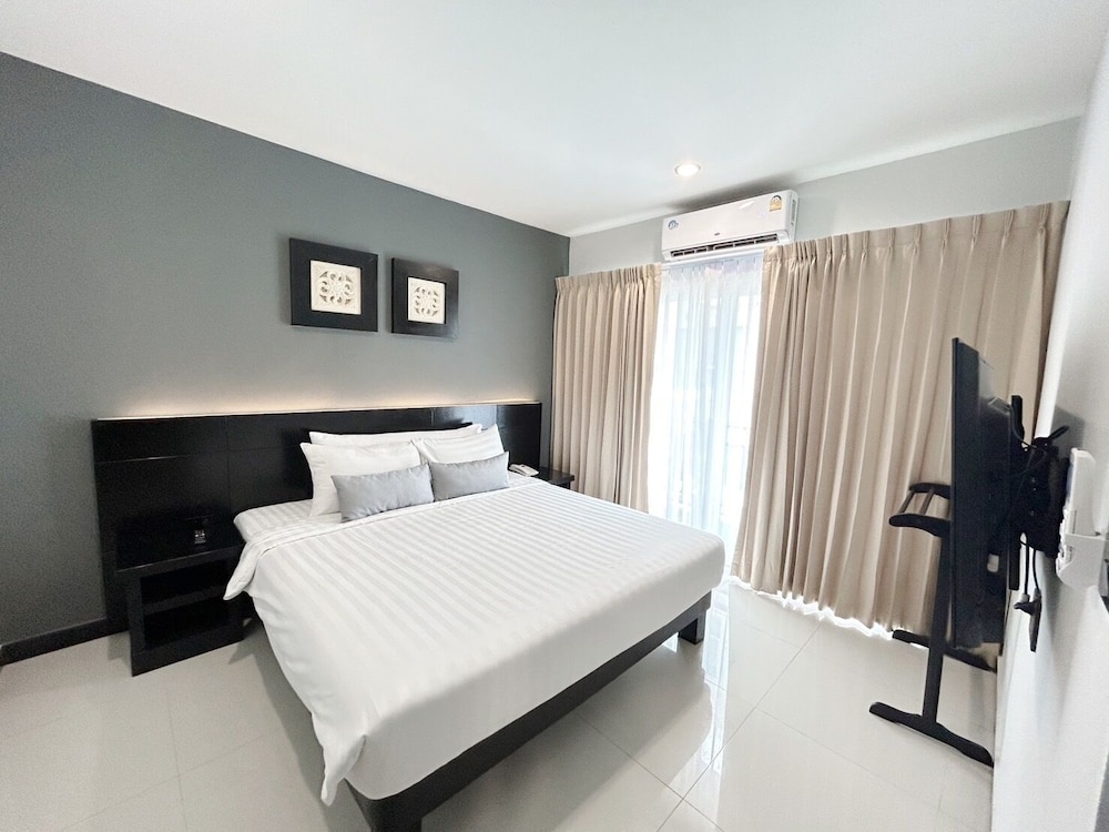 LHC Hotel and Resort 35/75