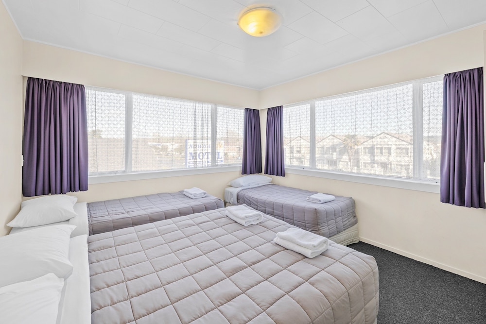 Kowhai And Colonial Motel 18/49