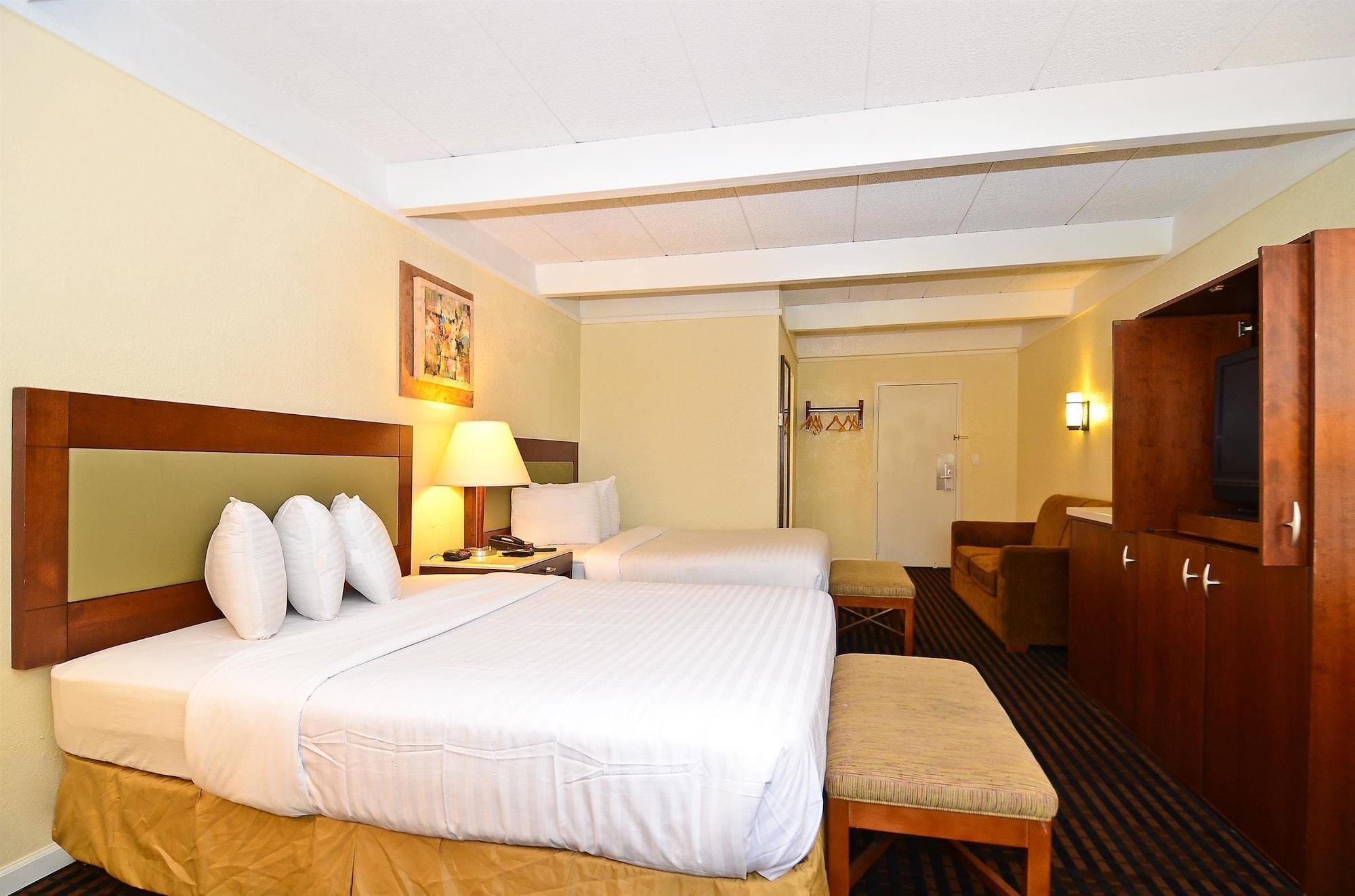 Lexington Inn And Suites-N.W. Chicago/Elgin 10/20
