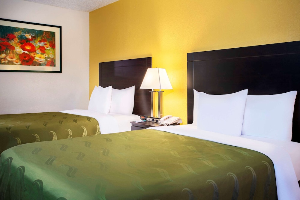 QUALITY INN AT ARLINGTON HIGHLANDS 20/44