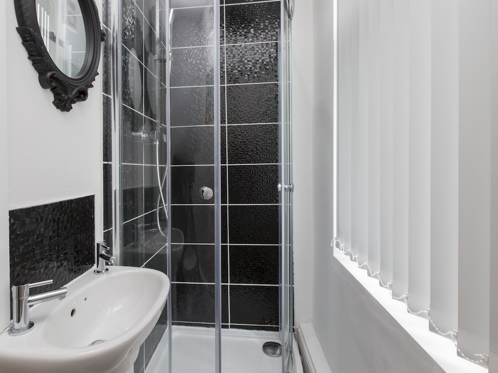 Townhouse Plus @ 40 West St 37/50
