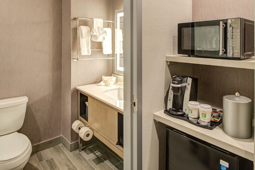 Holiday Inn Hotel Suites Houston West Katy Mills 7/54