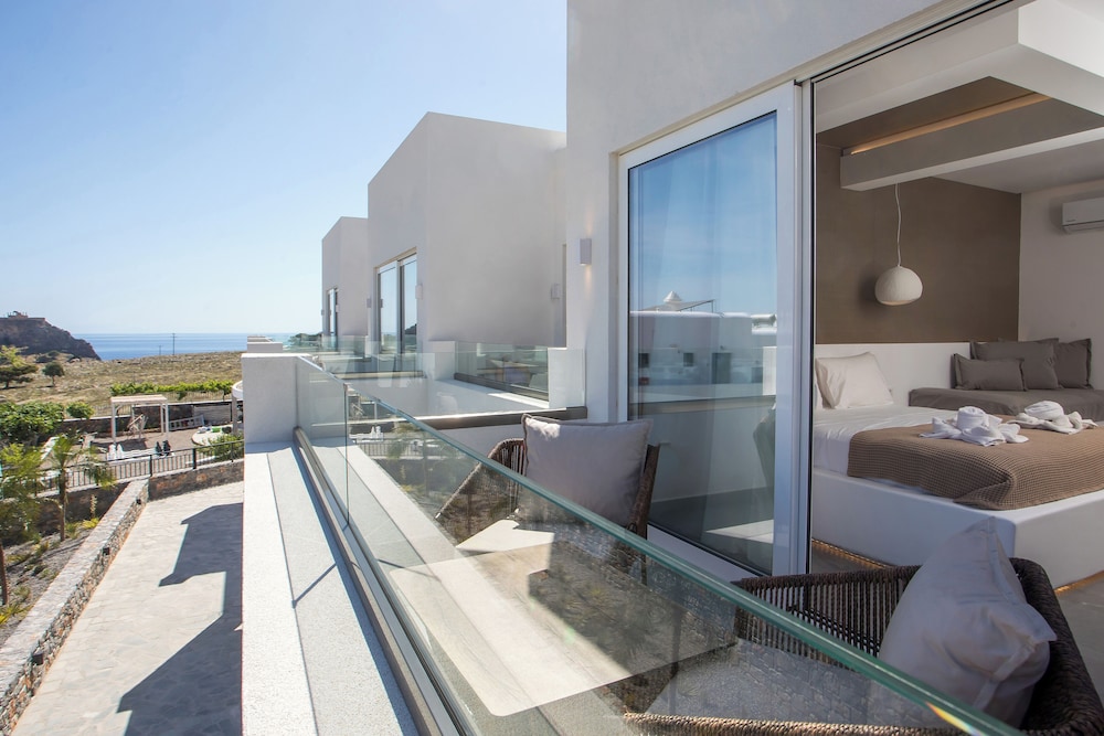 Lambis Studios and Apartments 29/53