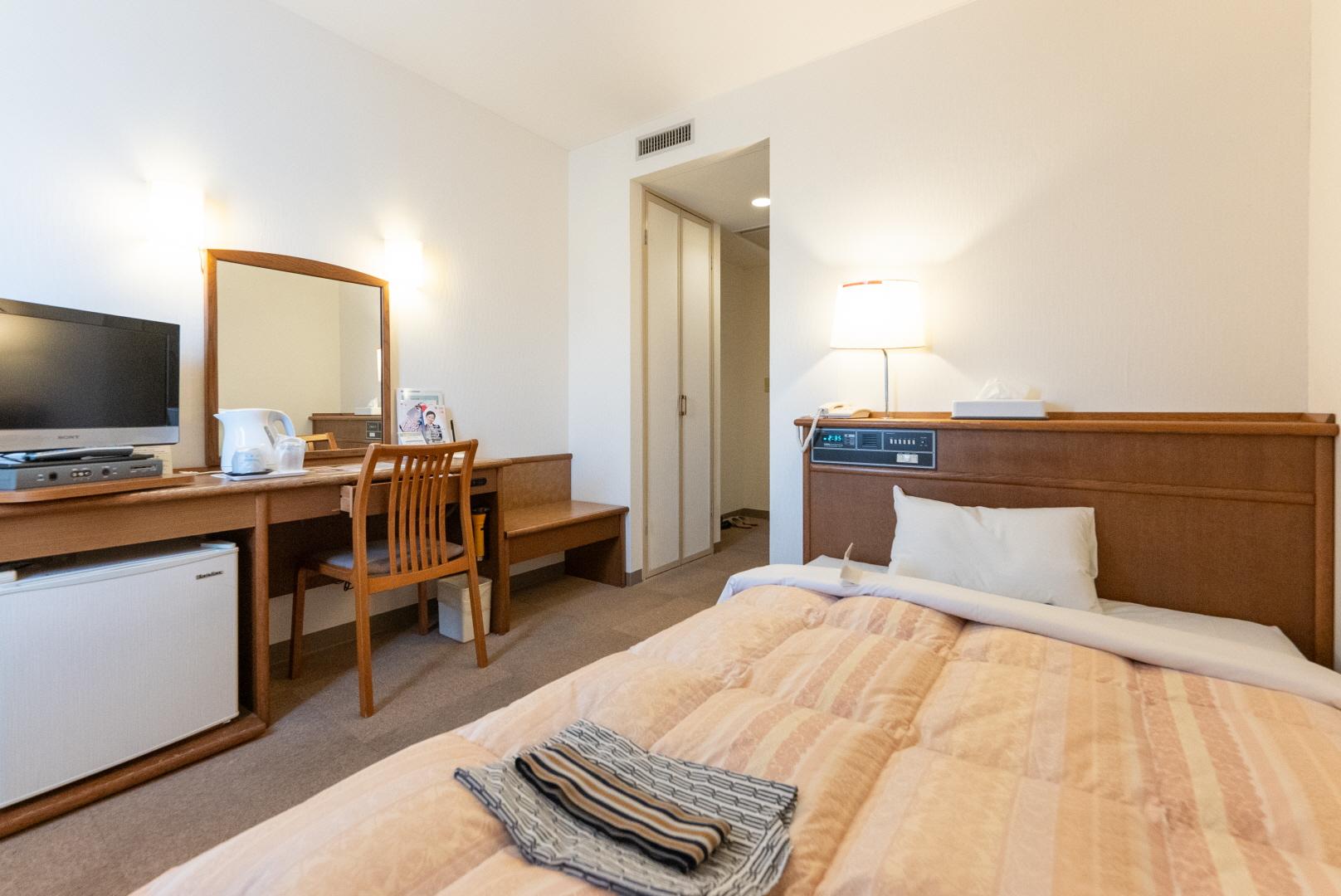 Semi Room, Single, Semi Double Bed, Smoking