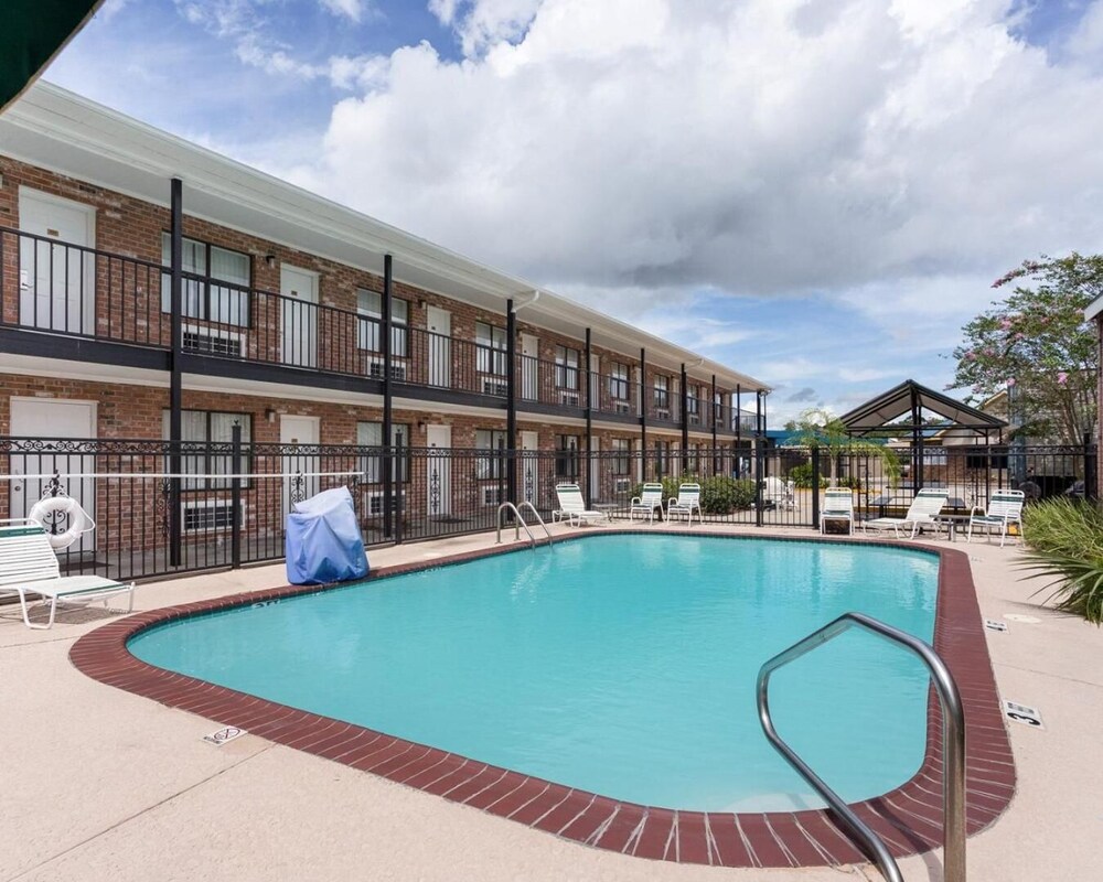 Studio6 Luling, LA in LULING - LA