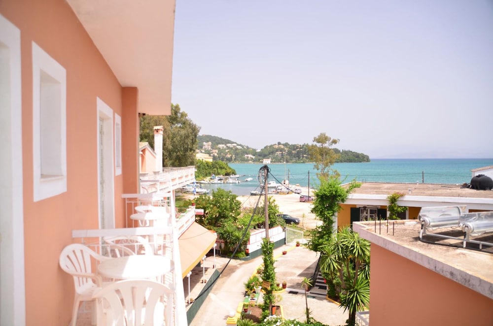 Sirena Beach Hotel 56/56