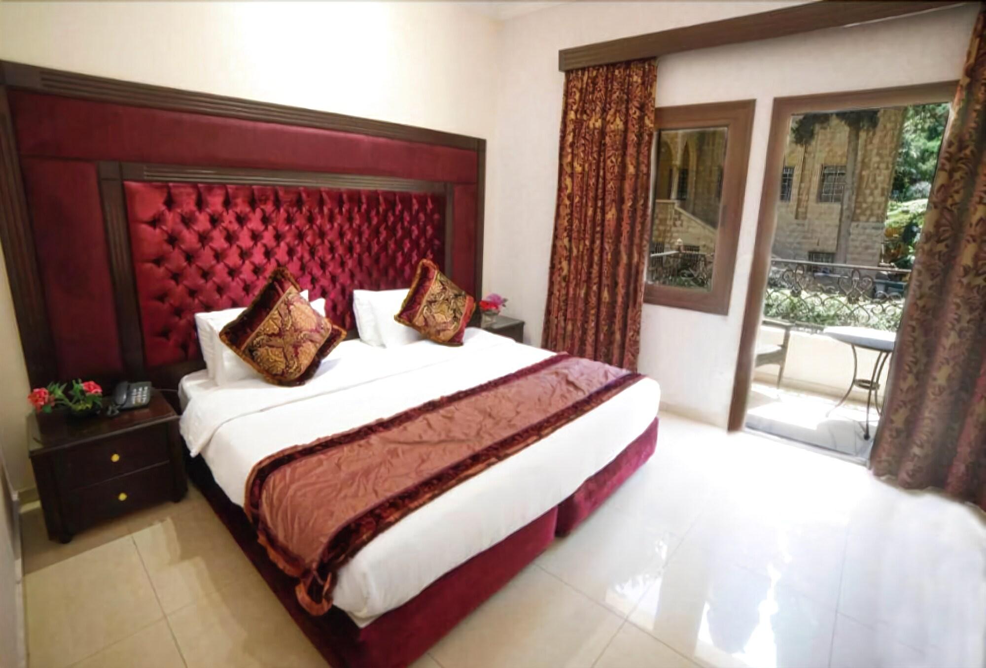 Villa Queens Hotel 12/32