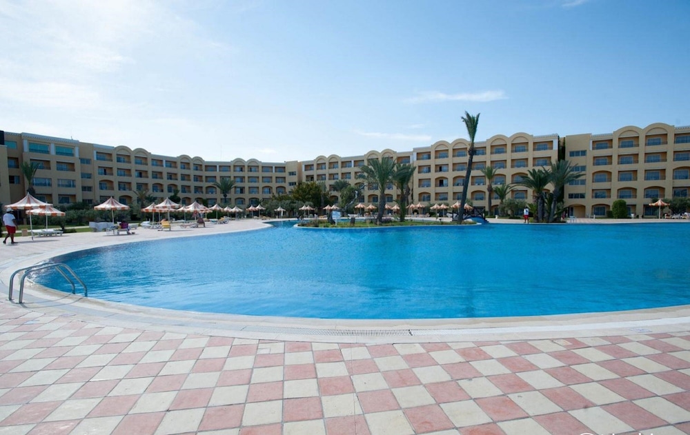 Nour Palace 42/46